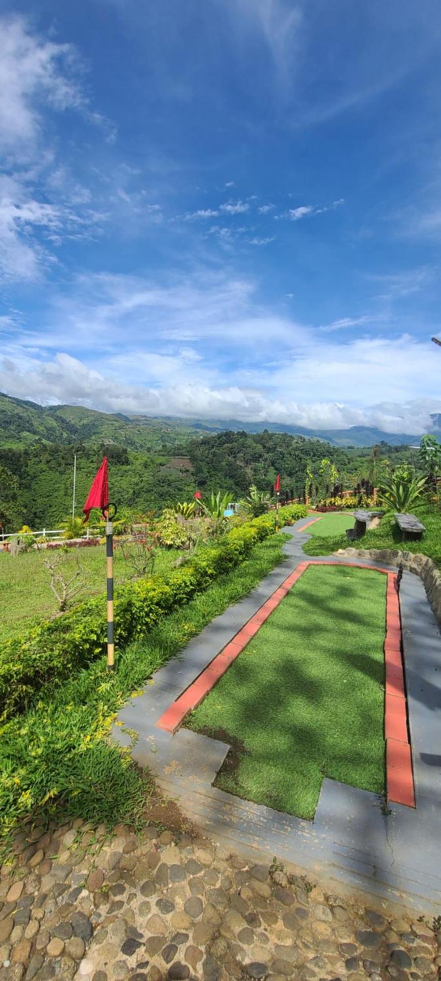 Serene Mountain Escape Digos 외부 사진